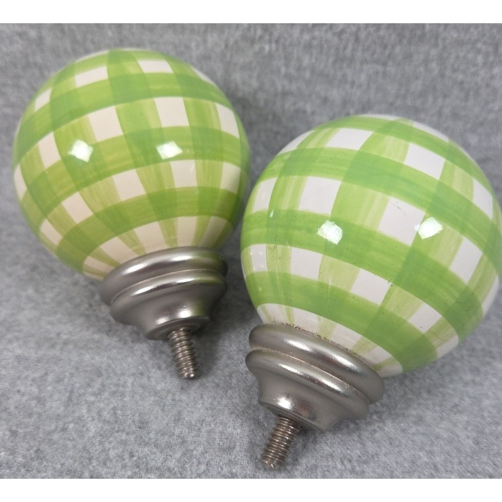 Pottery Barn Kids Green & White Gingham Resin Curtain Rod Finials Set of‎ 2